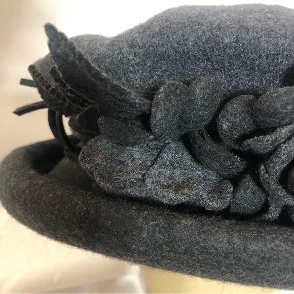 Hat - Picture 5 of 6